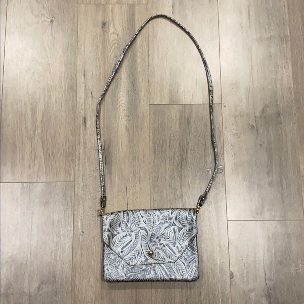 NWOT Street Level cross body bag